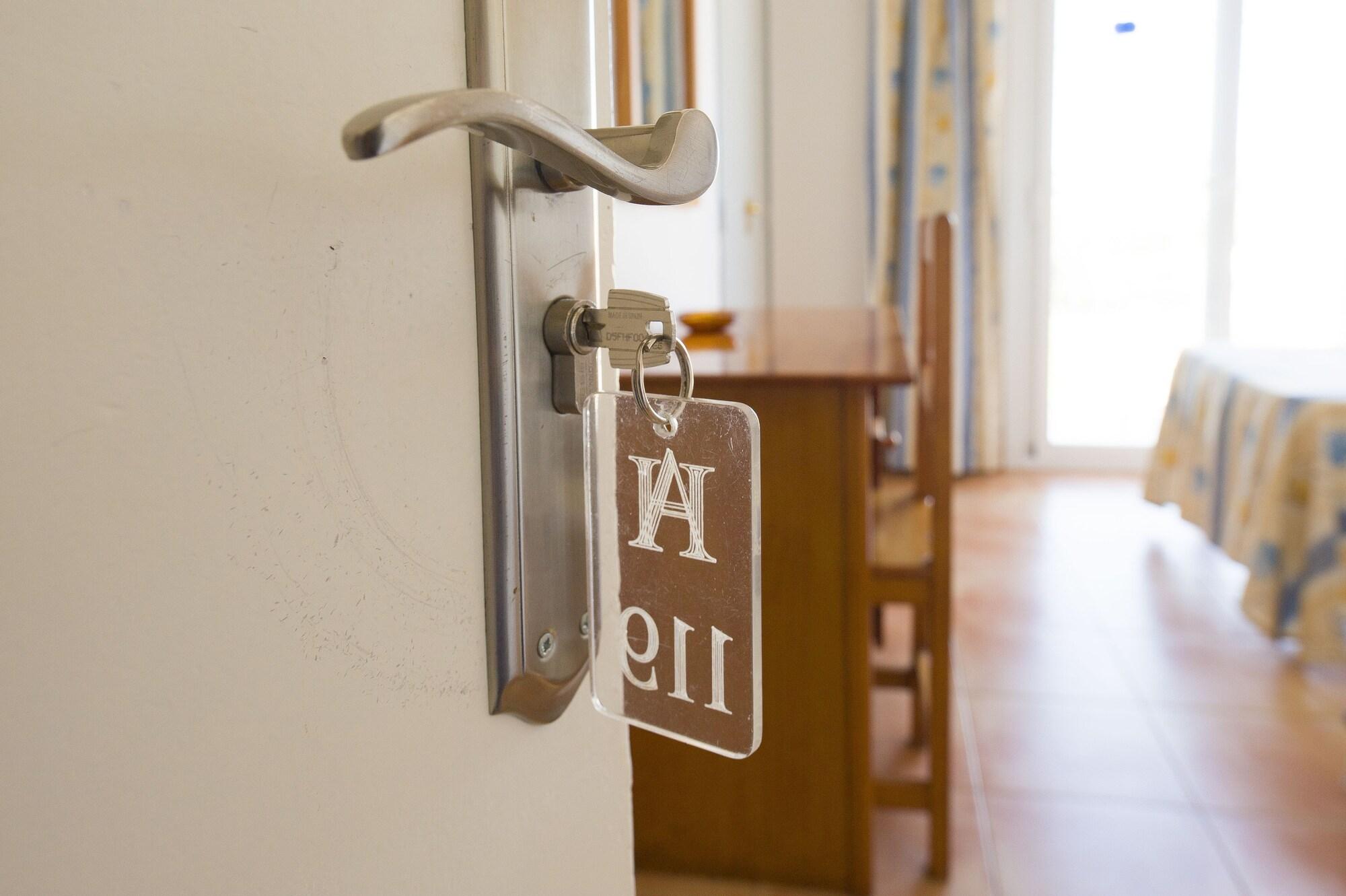 โอสตัล อนิบาล - เอบี กรุ๊ป Hotel ซานอันโตนิโอ ภายนอก รูปภาพ